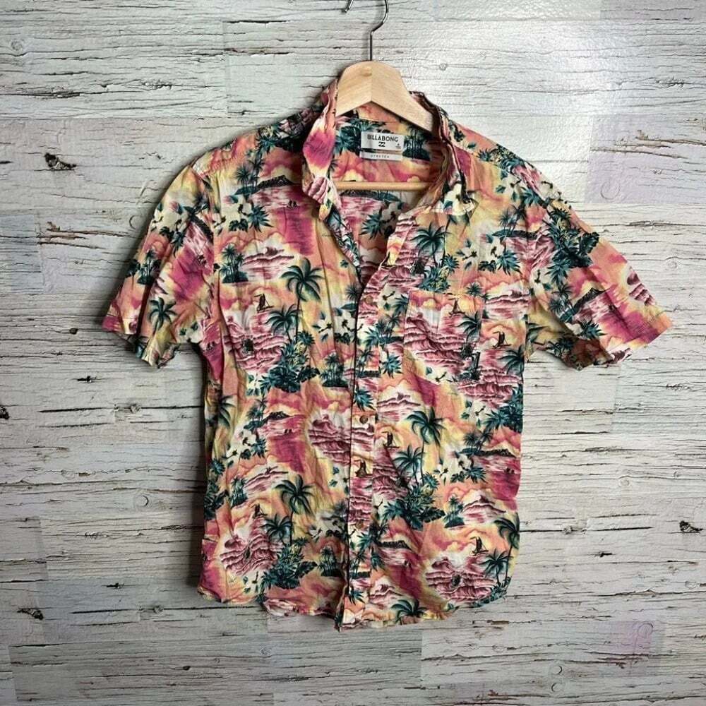 Billabong floral button down shirt men’s tee size small pink